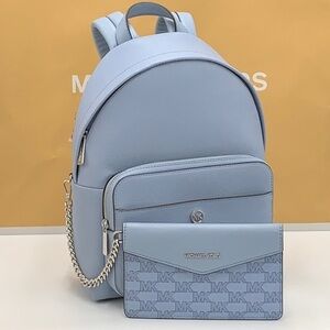 MICHAEL KORS DENIM COLOR 
Maisie Medium Pebbled Leather 2-in-1 Backpack
